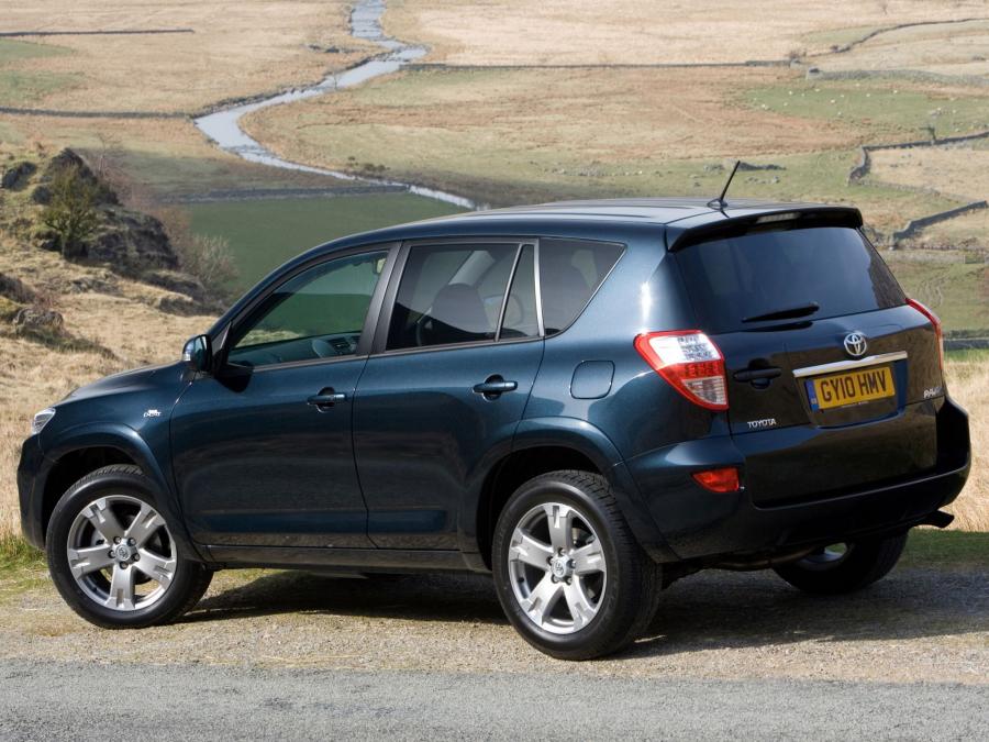  Toyota RAV4 2010 года  (UK) (фото 18 из 27)